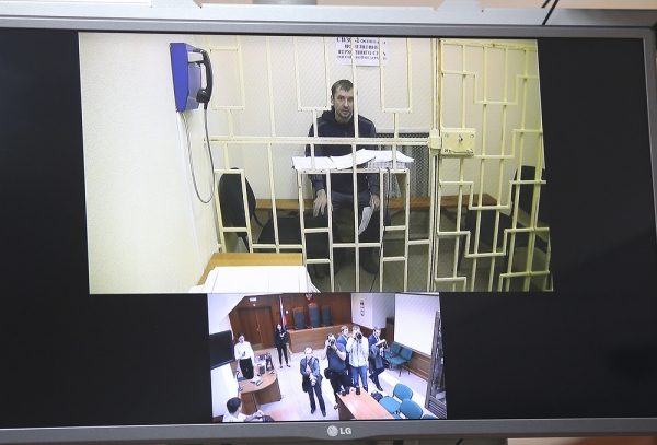 Полковник Захарченко заявил в суде, что будет содействовать следствию
