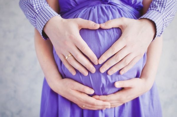 
                                                    Поздняя беременность: мифы и реальность                                                