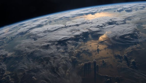 Спускаемая капсула с экипажем МКС вошла в атмосферу Земли 