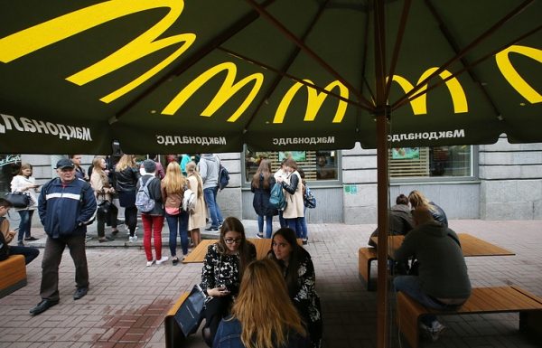 Конфликт между охранниками произошёл в McDonald’s на востоке Москвы