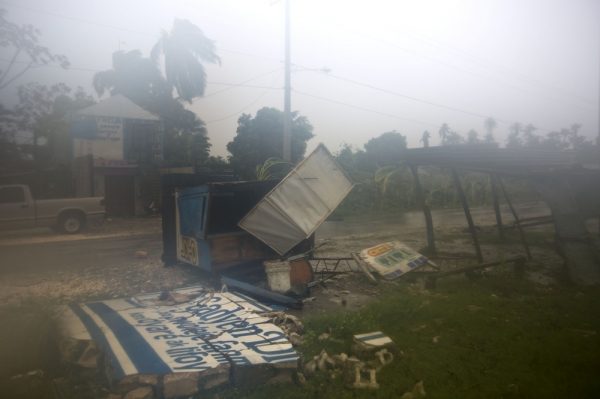 СМИ: число жертв урагана "Мэттью" на Карибах возросло до 140