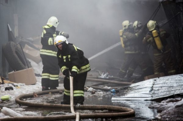 Пожарные ликвидировали возгорание на складе в Новой Москве