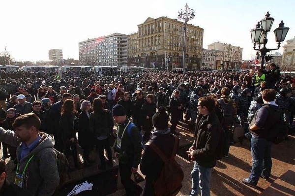 В центре Москвы задержано более 200 человек