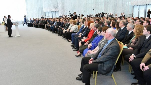 Работников ЖКХ наградили в Луховицах накануне профессионального праздника