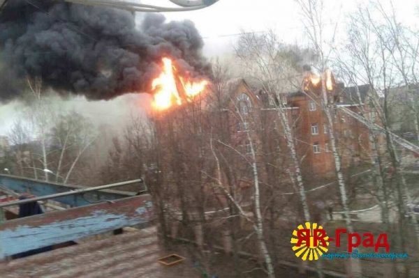 В Солнечногорске загорелось здание Пенсионного фонда