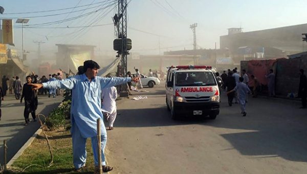 Число погибших при взрывах на северо-западе Пакистана увеличилось до 25