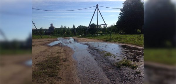 
			
												
				Прорыв водопровода в селе Тараканово грозит потопом музею Блока