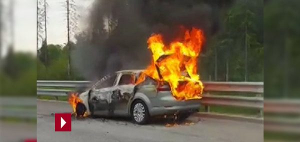 
			
												
				На дороге под Солнечногорском загорелось авто