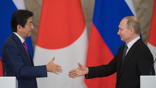 Путин и Абэ обсудят ситуацию на Корейском полуострове и мирный договор
