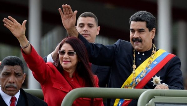Жена президента Венесуэлы назвала оппозицию “партией сумасшедших”