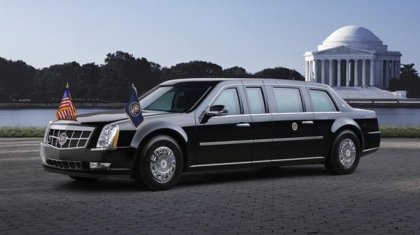 Шпионы засекли новый лимузин-броневик Обамы