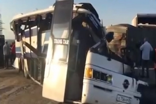 Источник в правоохранительных органах Дагестана: «Водитель грузовика, чей прицеп протаранил автобус, мог дать взятку на посту ДПС»