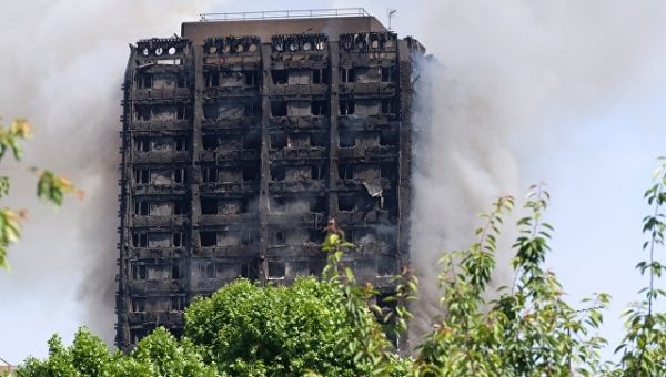 Главу комиссии по пожару в Лондоне обвиняют в конфликте интересов
