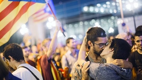Полиция опечатала 1,3 тысячи избирательных участков в Каталонии