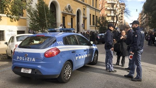Полиция провела рейд в пригороде Рима после столкновений с цыганами