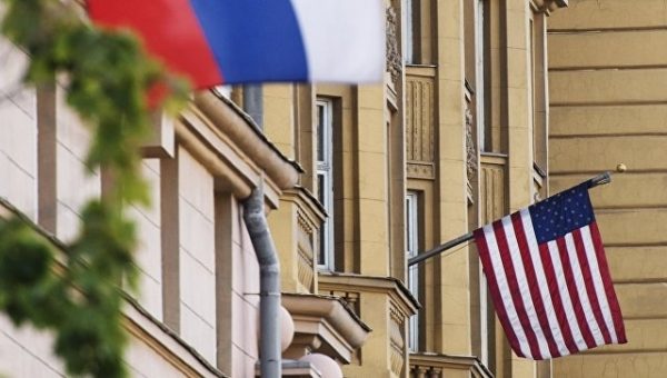США близки к дипломатическому паритету с Россией, считают в госдепе