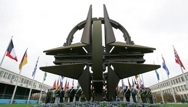 НАТО не отказывается от диалога с Россией, заявили в МИД Польши