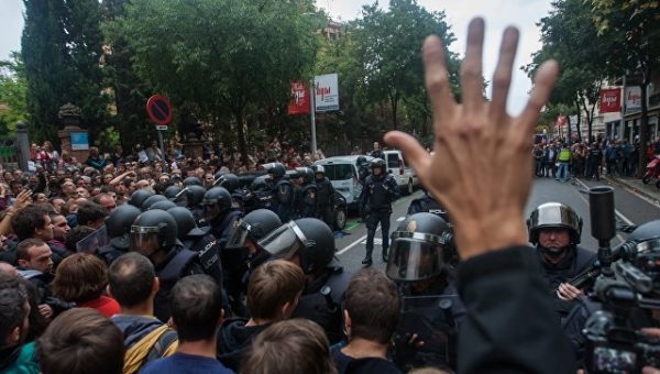 Действия полиции в Каталонии требуют реакции ЕС и НАТО, считает Железняк