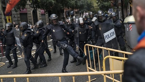 Каталонская полиция закрыла 183 избирательных участка