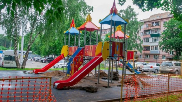 Во дворах Балашихи установили 65 новых детских и спортивных площадок в 2017 году