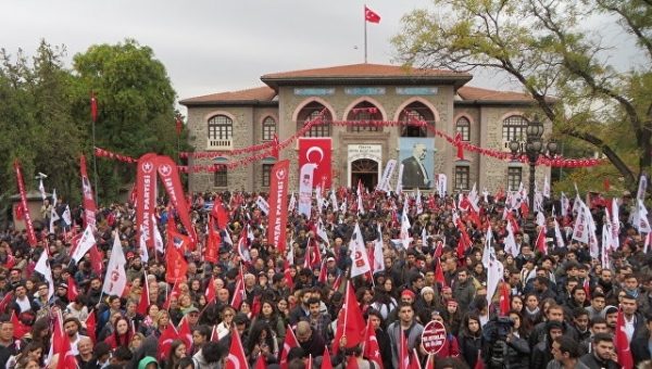 В Анкаре прошла многотысячная манифестация в честь Дня Республики