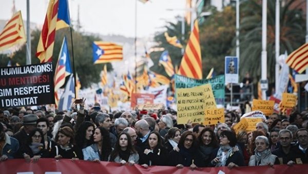 Юнкер назвал ситуацию в Каталонии катастрофой