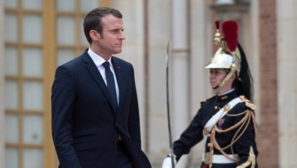 Президент Франции во вторник встретится с главой МИД Ливана