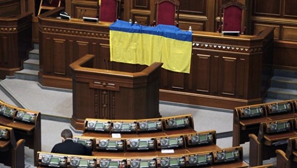 Политолог назвал упоминание Крыма в законе о Донбассе пиар-акцией Рады
