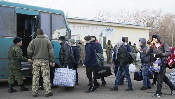 ДНР, ЛНР и Киев впервые за полтора года обменялись пленными