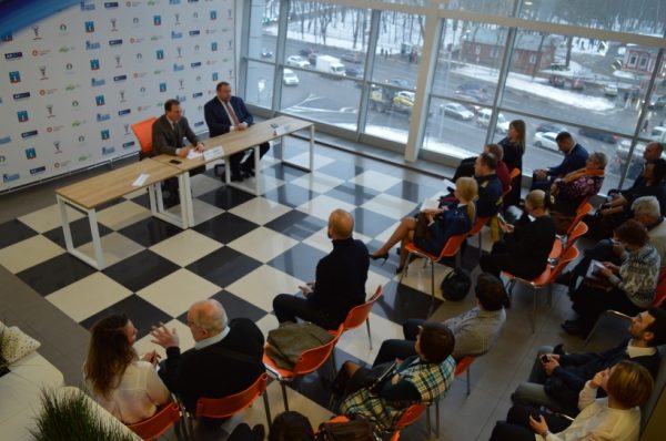 Владимир Головнёв открыл общественную приемную в Красногорске