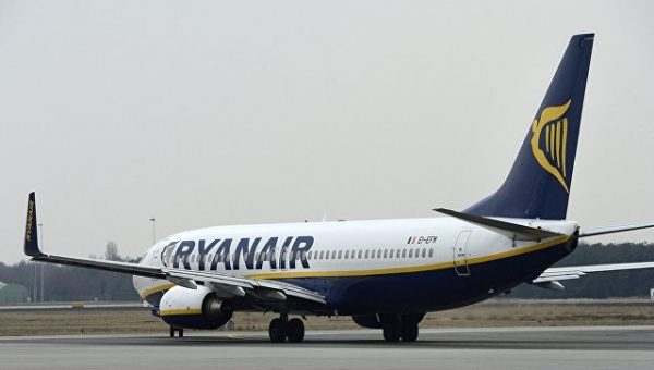Самолет Ryanair вынужденно сел в Испании из-за двух пьяных пассажиров