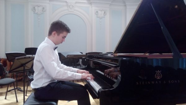 Еще девять пианино почти на 5 млн рублей закупили для детских школ искусств Подмосковья