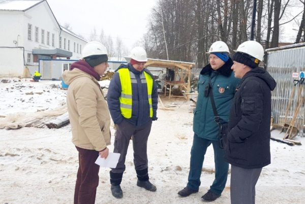 Строительство школы в Лотошине могут завершить в конце года