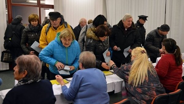 Земан лидирует на выборах президента Чехии с 40,7% голосов