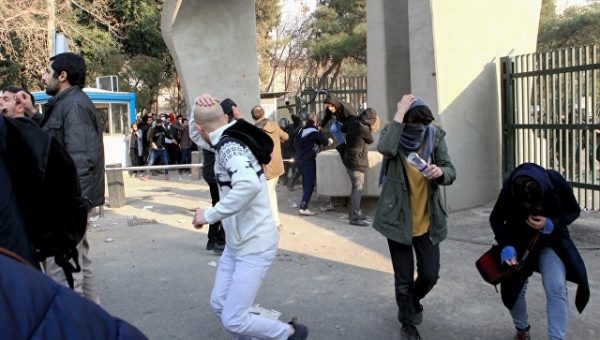 Пенс пообещал, что США не будут игнорировать протесты в Иране