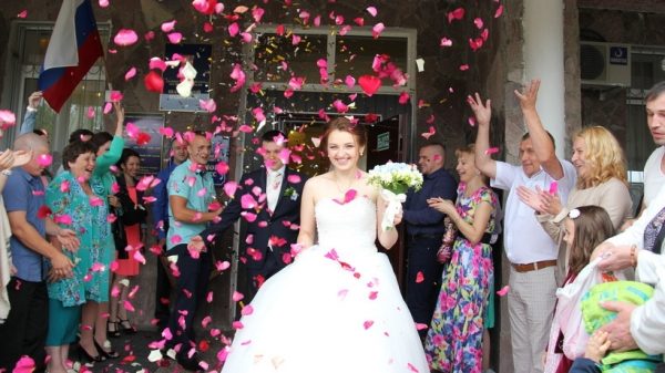 Около 1 тыс. молодоженов зарегистрировали брак в загсе Орехово-Зуева в 2017 году