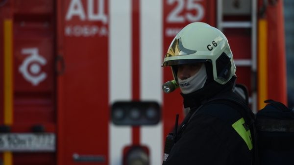 Почти 170 спасателей работают на месте крушения самолета в Раменском районе