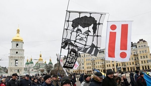 В Киеве сторонники Саакашвили проведут марш за отставку Порошенко