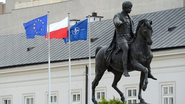 Сенат Польши принял законопроект о разжаловании генералов времен коммунизма