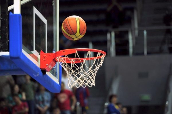 Десять команд приняли участие в старте первенства Люберец по баскетболу