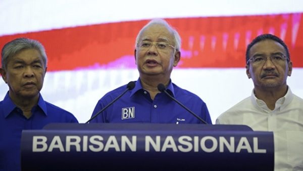 В Малайзии экс-премьера допрашивали шесть часов по обвинению в коррупции