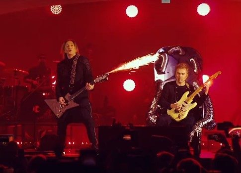 Горизонт событий на телеэкране: РЕН ТВ покажет грандиозный концерт «Би-2»