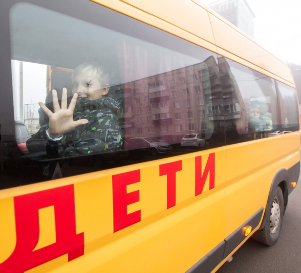Бесплатный школьный автобус запустили из деревни Голубое
