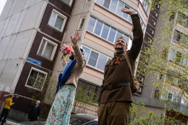 Солнечногорских ветеранов поздравили агитбригады