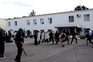 Полиция провела учения по пресечению массовых беспорядков