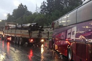 Автобус попал в смертельное ДТП около поворота на Ржавки