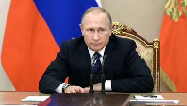 Лидеры стран СНГ, главы регионов поздравляют Путина с днем рождения