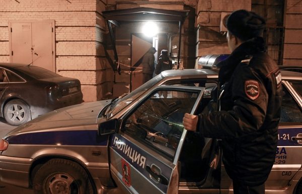 На севере Москвы неизвестные застрелили мужчину и женщину