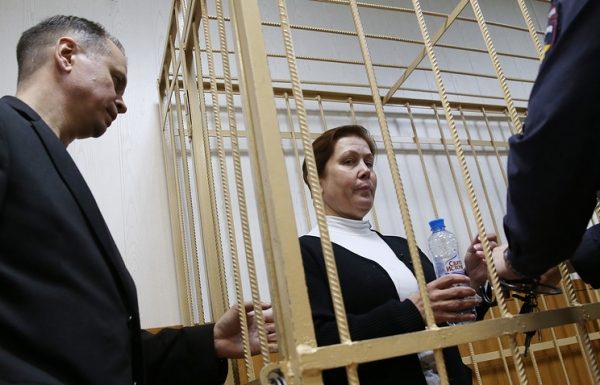 Суд продлил срок домашнего ареста директору Библиотеки украинской литературы