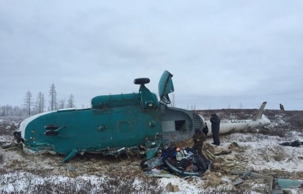 Жители нескольких регионов Сибири погибли при крушении вертолета на Ямале